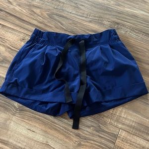 Lululemon Shorts Size 6